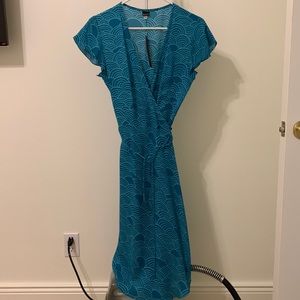 William B Teal silk wrap dress. Size 6. Light and airy. Perfect for summer.